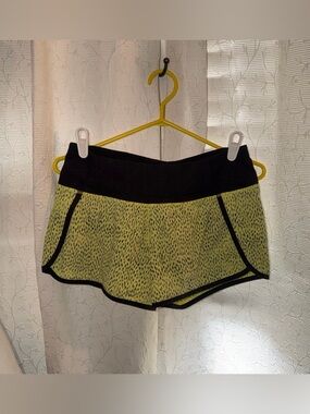 Lululemon Dottie dash shorts